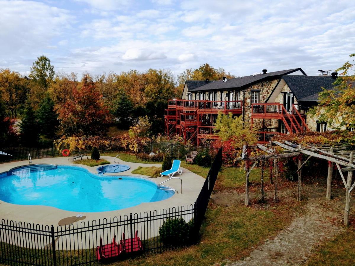 Condos Vacances Orford Magog Bagian luar foto